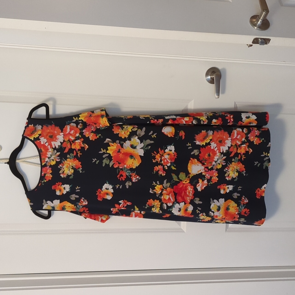 Flower Dress - Picture 2 of 3